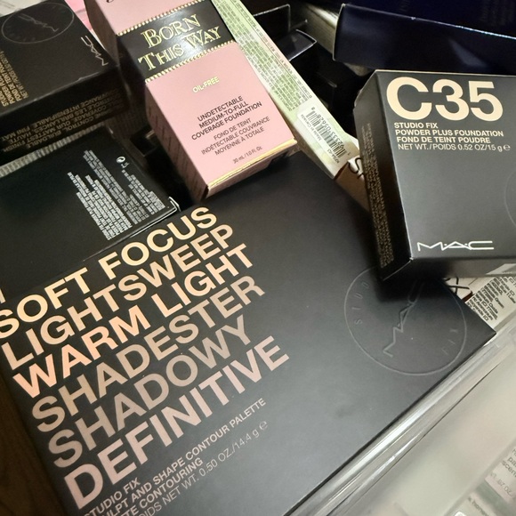 Assorted Foundation Makeup Collection - Picture 2 of 3